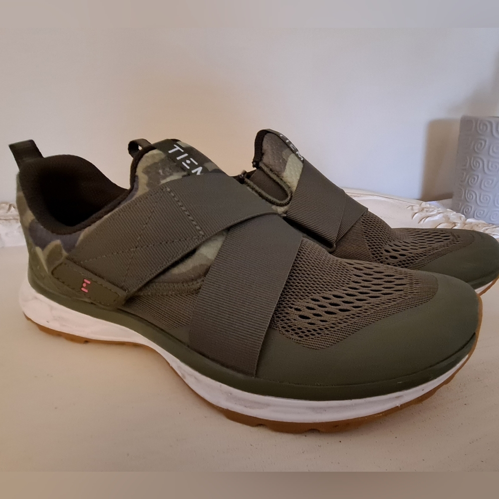 TIEM Spin shoes, Women's size 9